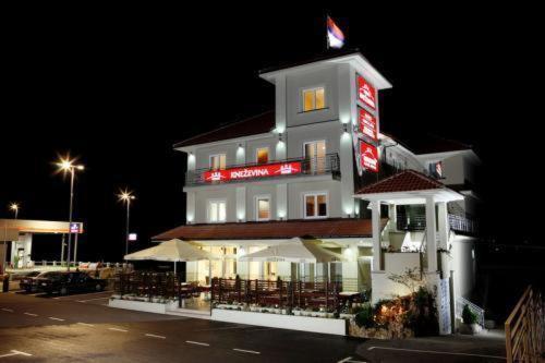 Hotel Knezevina Вранич Экстерьер фото